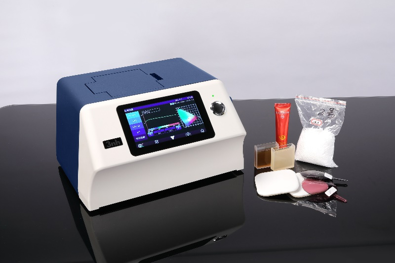 Spectrophotometers for measuring liquids